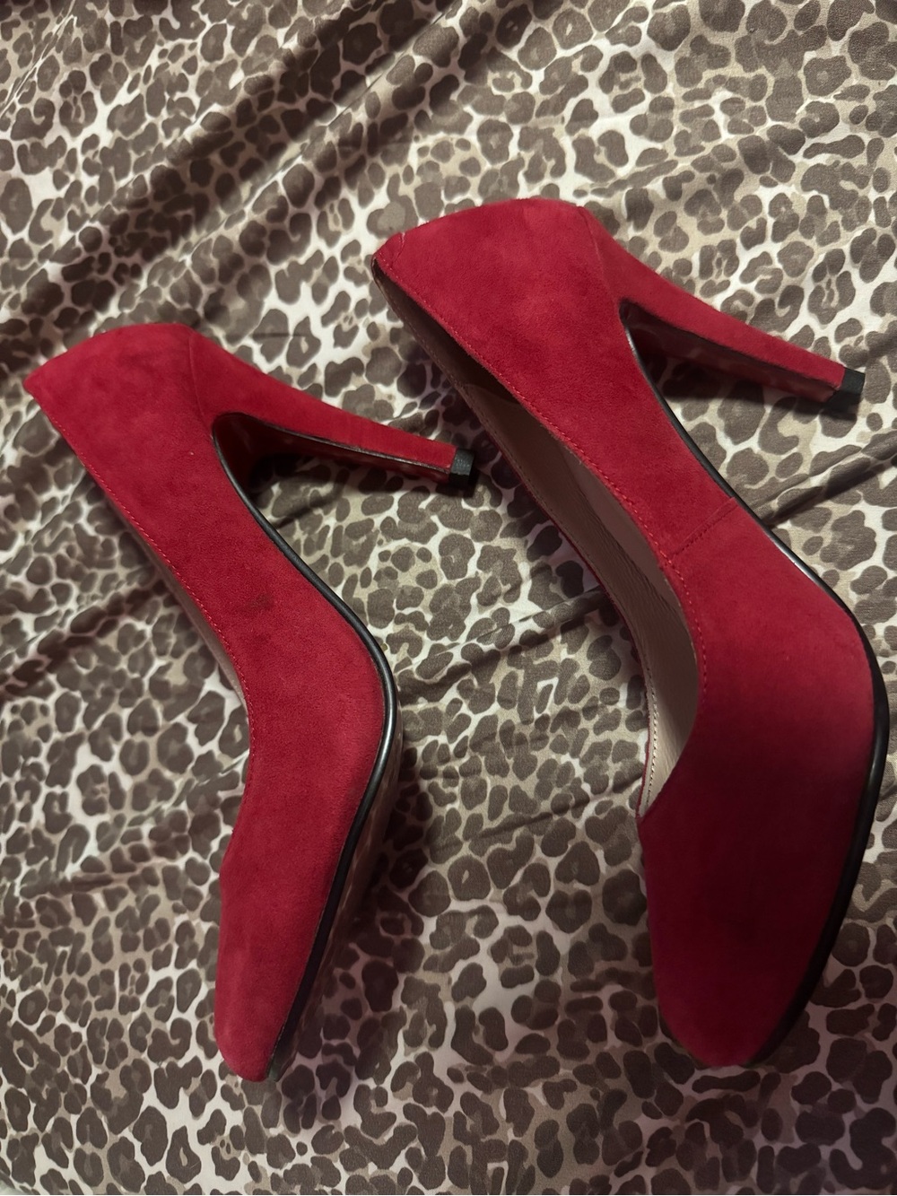 Christian Louboutin Red Suede High Heels vero cuoio